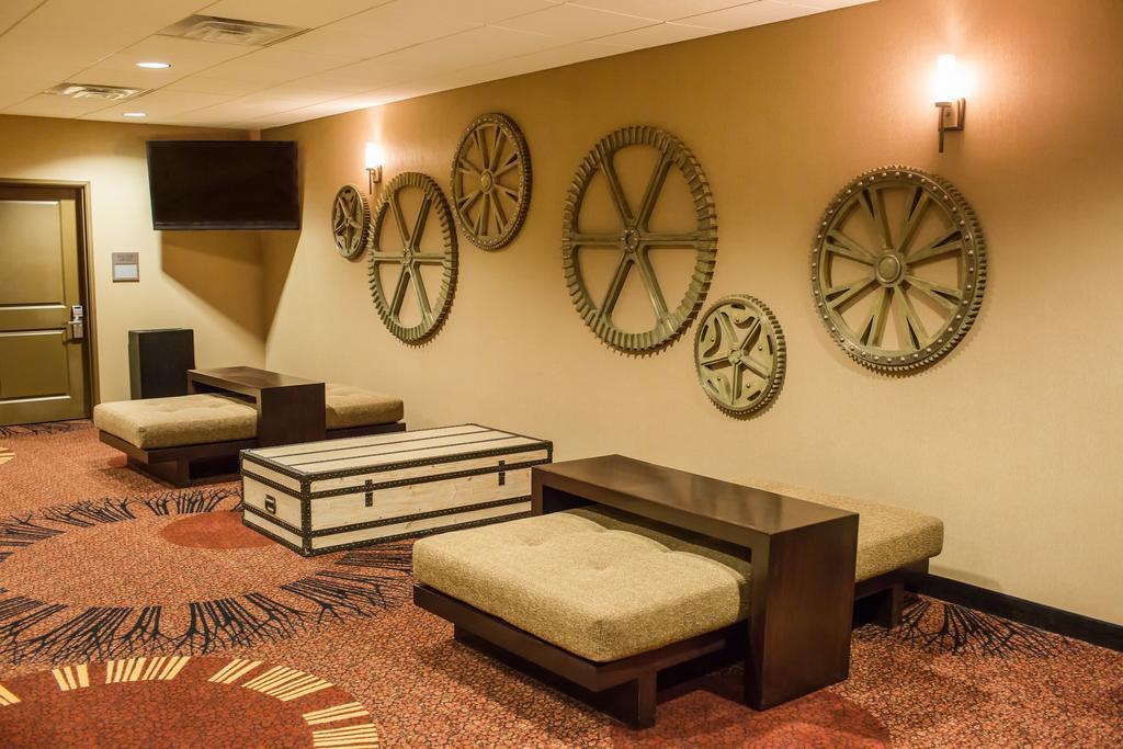 Teddy'S Residential Suites Watford City Exterior foto